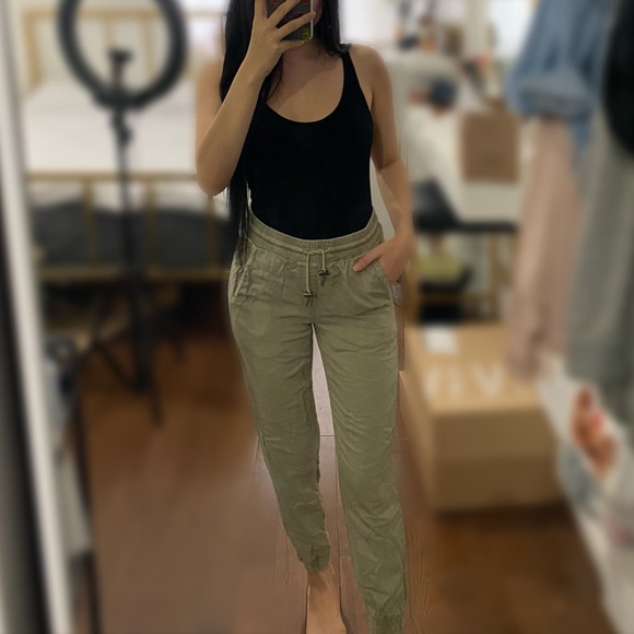 *SOLD* Zara Sage Green Jogger Pants - Size XS - Picture 2 of 12